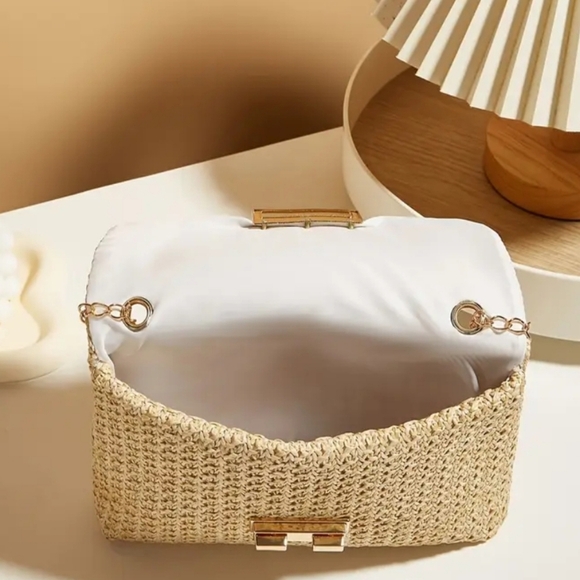 Women's Beige Woven Chain Bag with Gold Hardware & Finishings, 5.5×8×2, NWOT - Picture 3 of 5